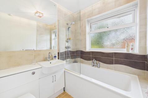 CAM05192G0-PR0129-STILL015