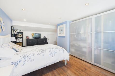 CAM05192G0-PR0129-STILL023