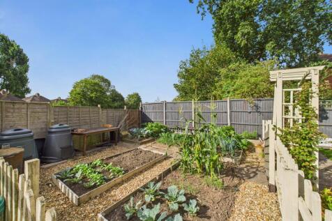 CAM05192G0-PR0129-STILL034