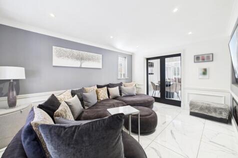 CAM05192G0-PR0146-STILL003