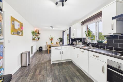 CAM05192G0-PR0137-STILL013