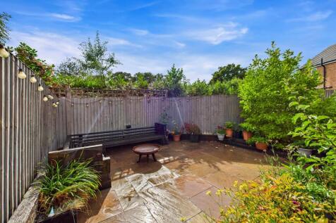 CAM05192G0-PR0137-STILL040