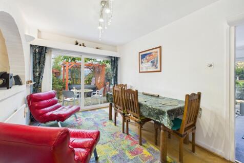 CAM05192G0-PR0183-STILL001