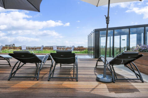 Rooftop-pool-19-Warehaus.jpg