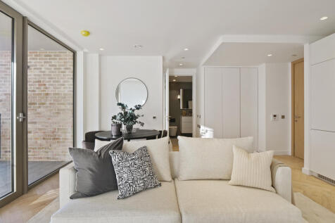 Middle Yard - Plot C2005 (23).JPG