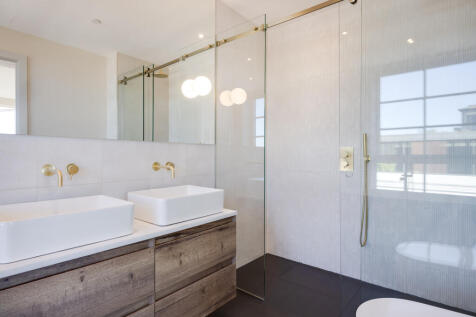 The Tipton 19(Penthouse)-18.jpg