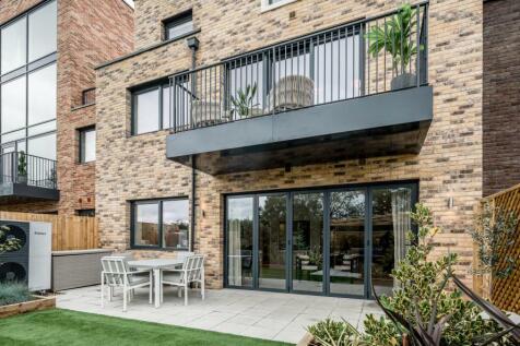 Plot 94 Show Home Rear