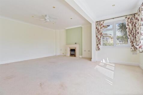 5a Tamarisk Way_007.JPG