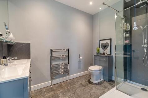 Principal Bedroom Ensuite