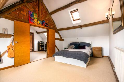 Bedroom 5 and dressing room (bedroom 6)
