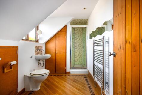 Family shower room