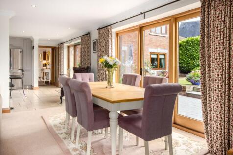 Breakfast Room/Family Room