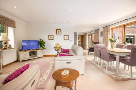 Breakfast Room/Family Room