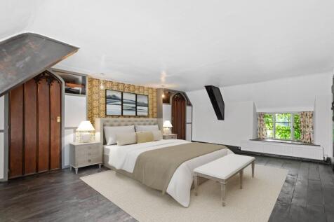 Principal bedroom