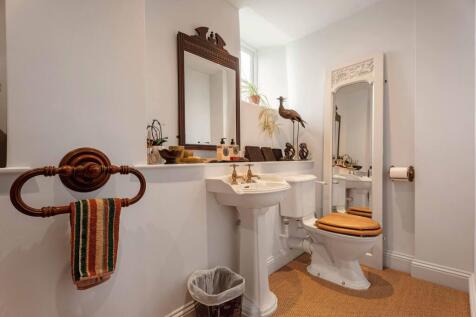 Cloakroom/WC