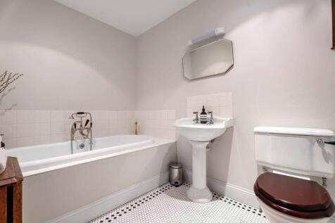 En suite bathroom to principal bedroom