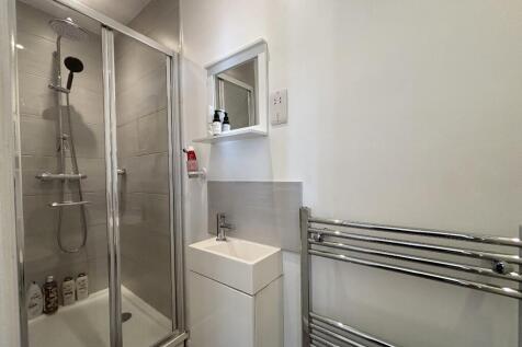 EnSuite to Bedroom 1