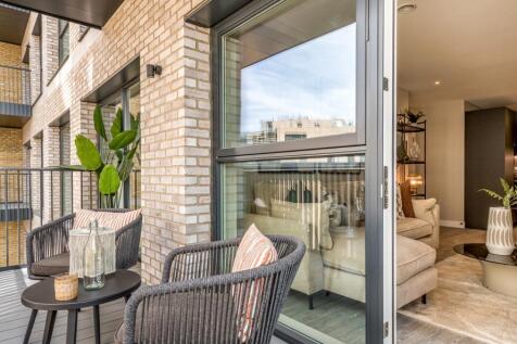 Wren House balcony Inward facing