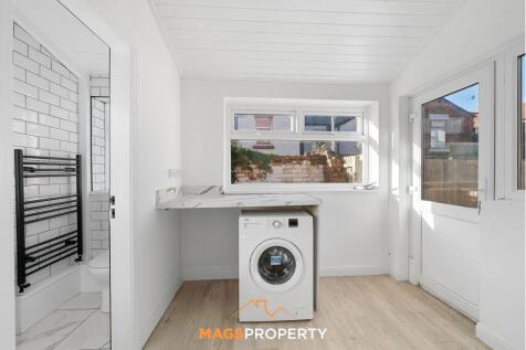 Utility Room/Shower Room