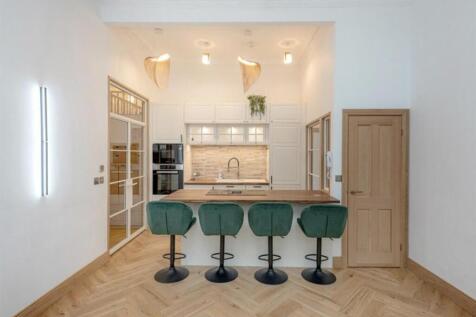 kitchen .jpg