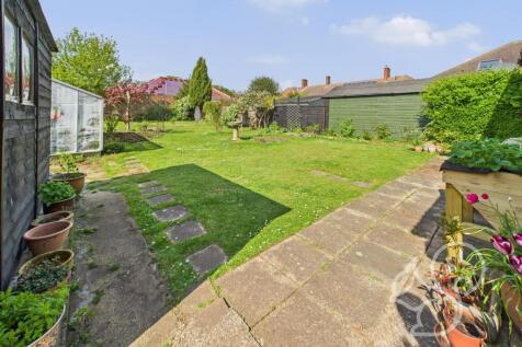 CAM02112G0-PR0126-STILL015.jpg