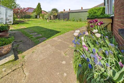 CAM02112G0-PR0126-STILL020.jpg