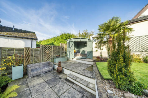 SUMMER HOUSE