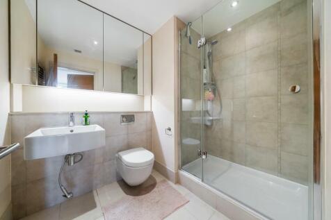 Flat 30, Marina Point SW6 2GX-LowRes-3.jpg