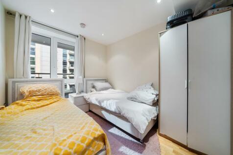 Flat 30, Marina Point SW6 2GX-LowRes-6.jpg