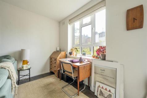 Chatsworth Estate, E5