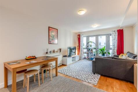 Hamilton Court, Bristol Living Area 2.jpg