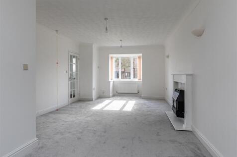 Courville Close, Alveston Living Room 2.jpg