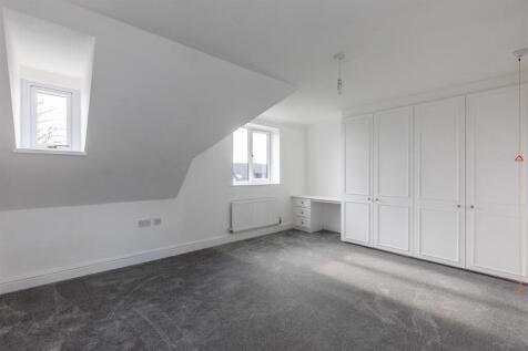 Courville Close, Alveston Bed 1b.jpg