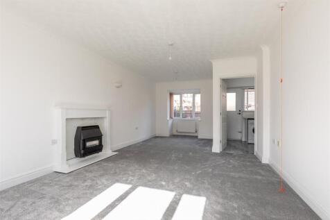 Courville Close, Alveston Living Room.jpg