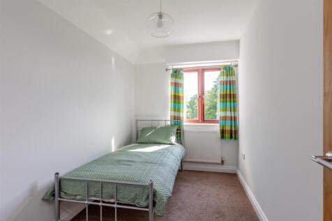 The Lodge, Westbury on Trym Bed 3.jpg
