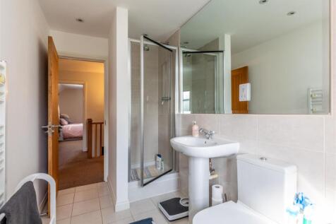 The Lodge, Westbury on Trym Bathroom 2.jpg