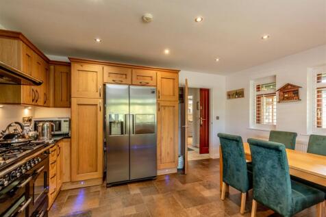 The Lodge, Westbury on Trym Kitchen 2.jpg