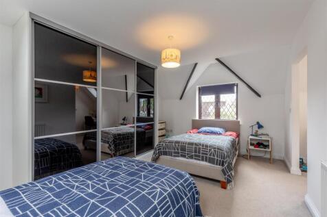 Tudor Lodge, Henbury Bed 2b.jpg