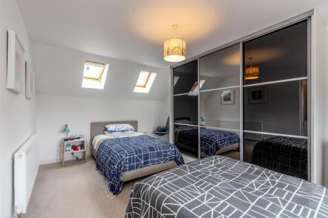 Tudor Lodge, Henbury Bed 2.jpg