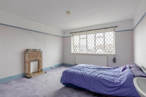 The Dell, Westbury on Trym Bed 1.jpg