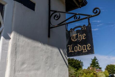 The Lodge, 1 Knole Park Almondsbury Sign.jpg