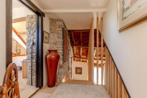 The Lodge, 1 Knole Park Almondsbury Landing 2.jpg