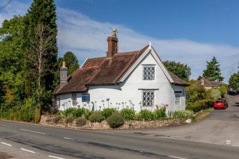 The Lodge, 1 Knole Park Almondsbury Outside.jpg
