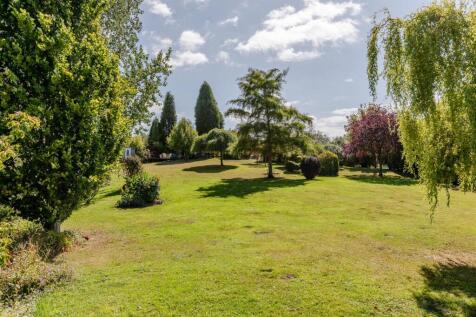 Lyndale, Over Lane Rear Garden 2.jpg