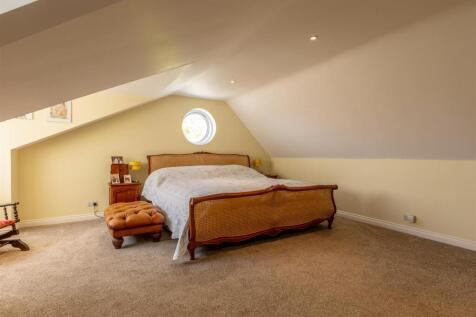 Lyndale, Over Lane Bed 2c.jpg