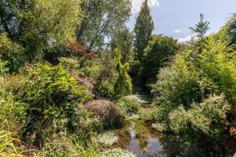 Lyndale, Over Lane Rear Garden 7.jpg