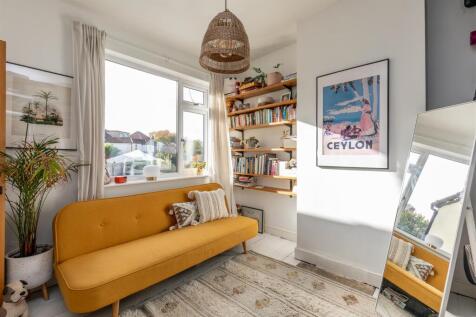 Dial Lane, Downend Bed 2.jpg