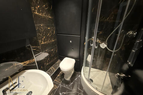 Staff Shower room.JPG