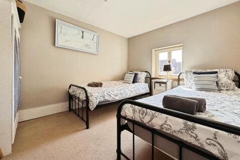 1279d45c-B-4D1B-B33B-3F9C5779C0E5-3780-000002E074E