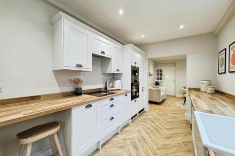 36ca95e5--4277-963F-D168AA90D56E-14648-00000AA99F7